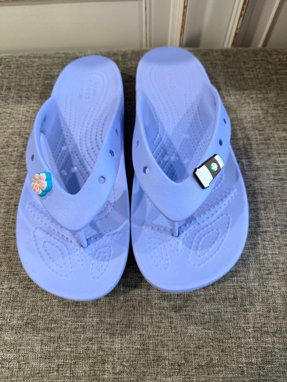 CROCS Lavender women’s  size 9 platform Flip Flop Sandals with 2 charms